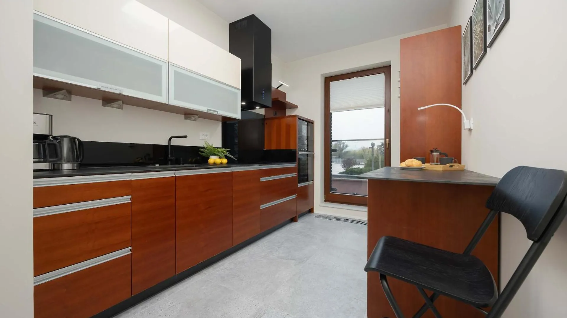 Air Conditioned Apartment With Parking And Desk For Remote Work In Warsaw By Noclegi Renters 0*,