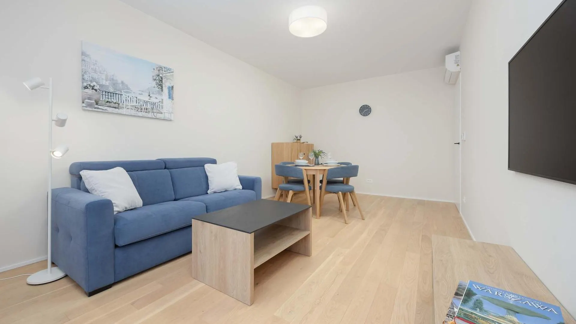 Air Conditioned Apartment With Parking And Desk For Remote Work In Warsaw By Noclegi Renters